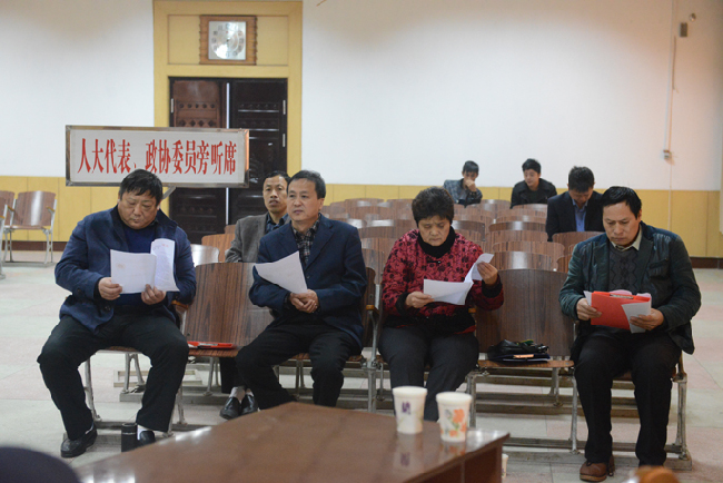 省人大代表李书宇到泌阳法院旁听案件审理